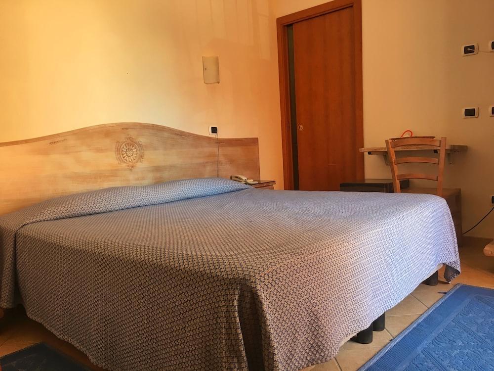 Hotel Delle Isole La Maddalena  Dış mekan fotoğraf